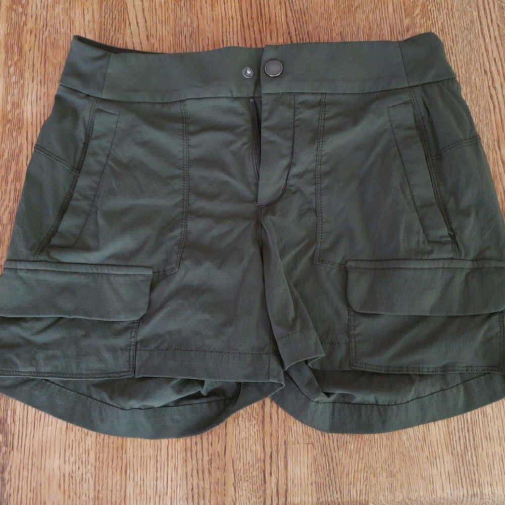 Athleta Trekkie short